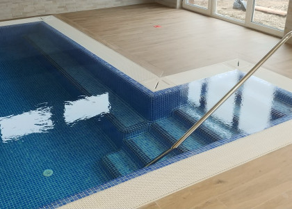  Stretched swimming pools      
